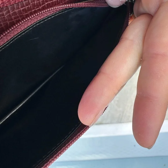 Loewe 🤍 Maroon Textured Leather Clutch - Picture 10 of 14